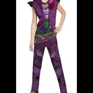 DESCENDANTS 2 Halloween costumes MAL & EVIE